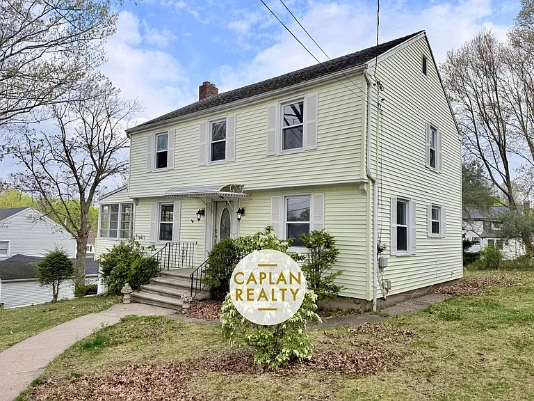 29 Wellington Rd — Photo 24