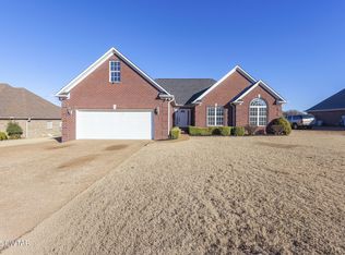 38 Hearthstone Cv, Jackson, TN 38305