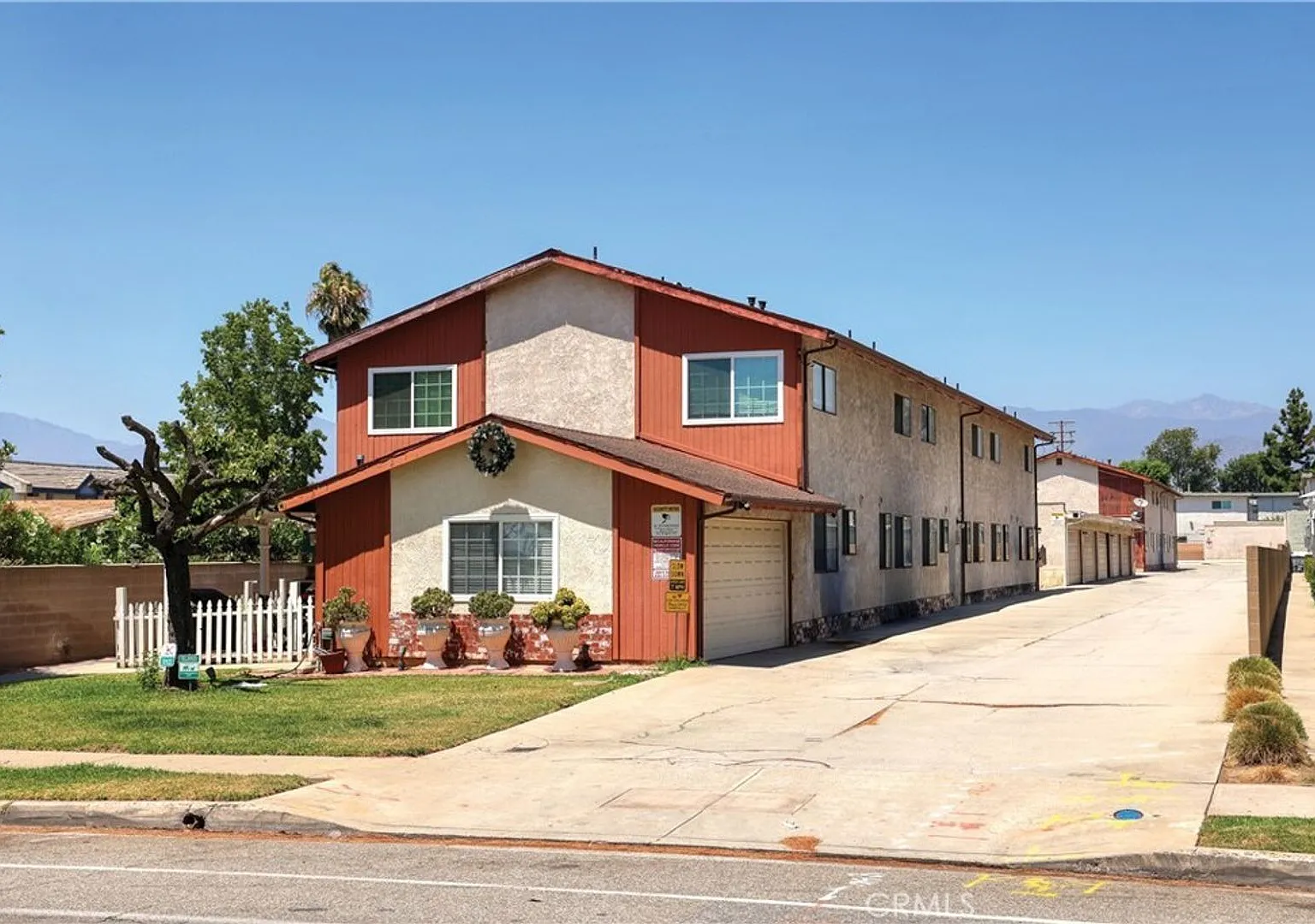 Coming Soon! Beautiful New Upgraded Apt. 2 Bed. 2 Bath In Covina- Garage Included!! — Photo 2