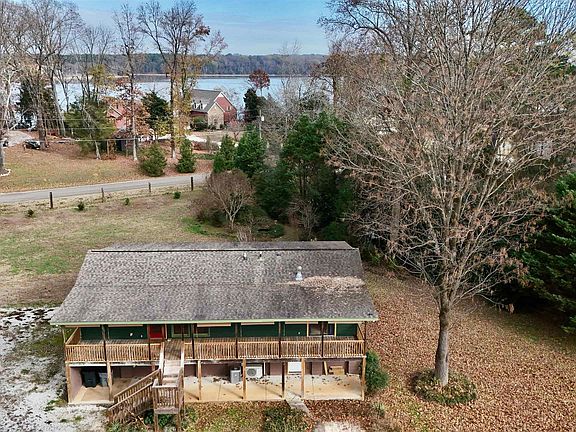 2nd image of 133 Bluff Dr