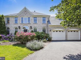 8225 Madrillon Estates Dr, Vienna, VA 22182