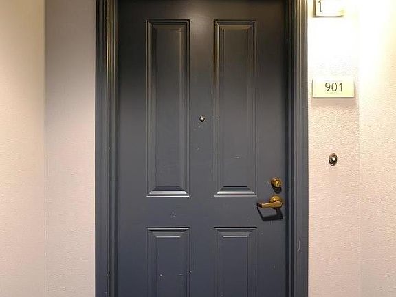 2nd image of 423 7th St Unit 901