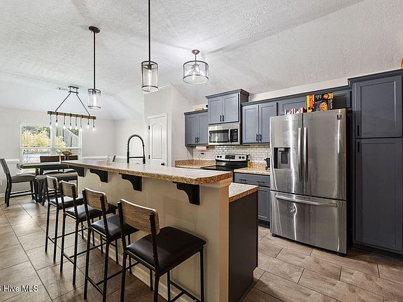 5th image of 3245 Alexandria Drive