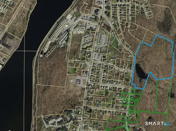 Crouch Avenue, Norwich, CT 06360