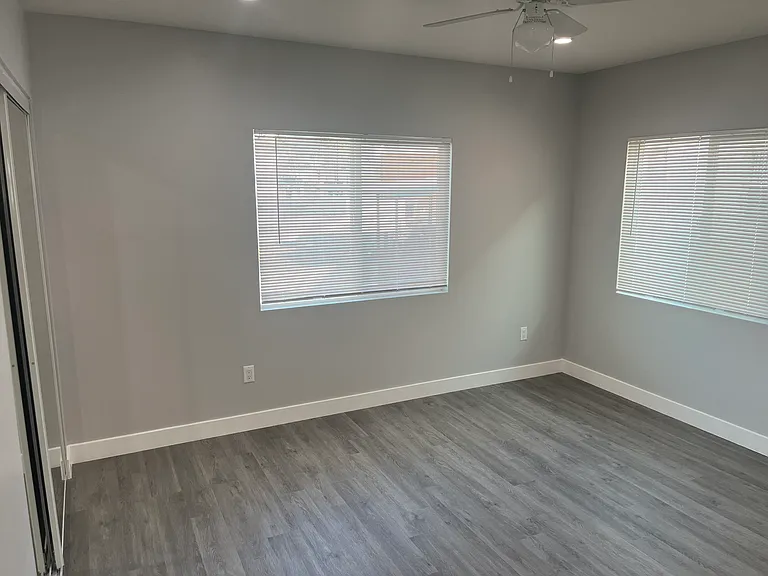 429 E Elk Ave #3 — Photo 9