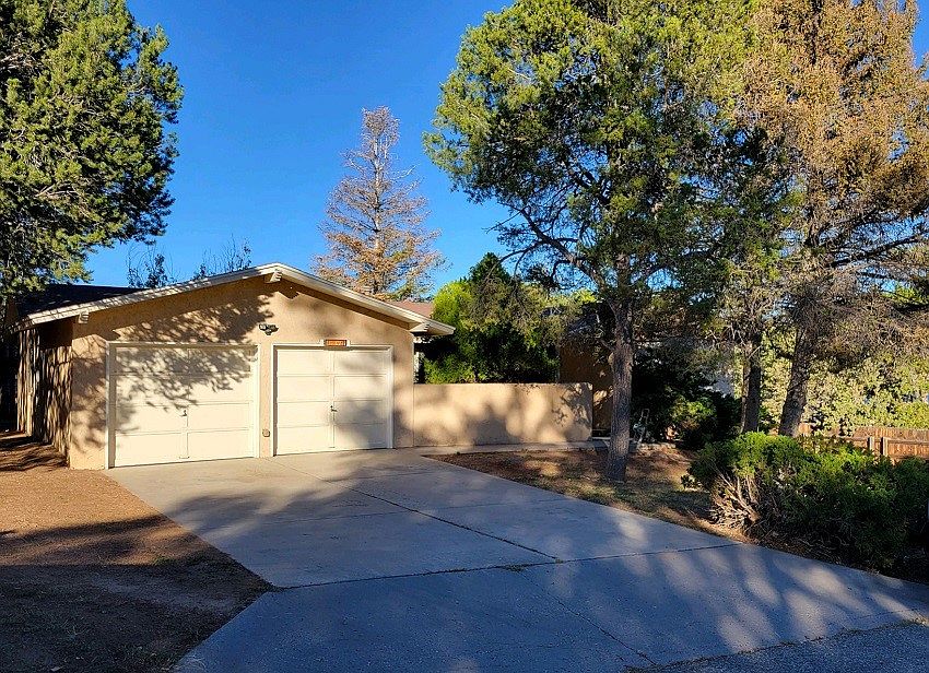 1st image of 104 La Vista Dr