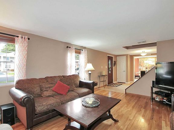 5th image of 34 King St