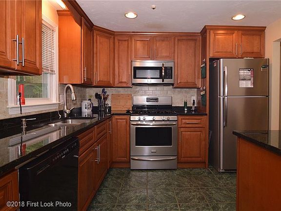 5th image of 20 Tide Meadows Dr