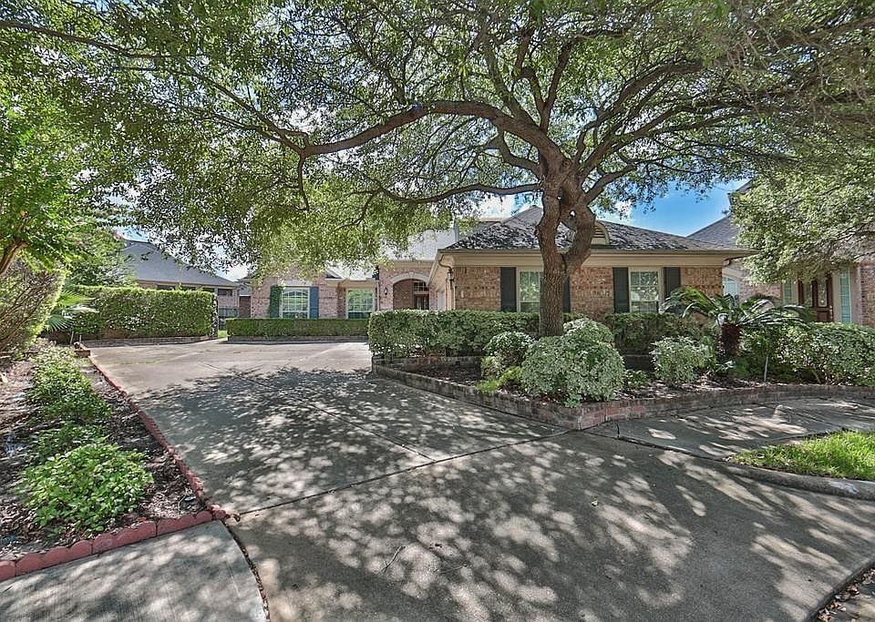 1st image of 1539 Harness Oaks Ct