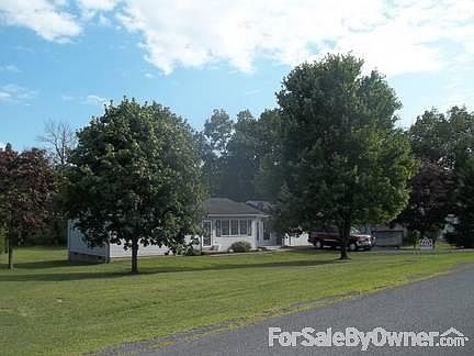 1st image of 210 Springlake Crst