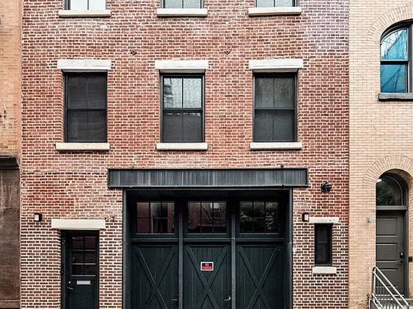 29 Downing St, New York, NY 10014