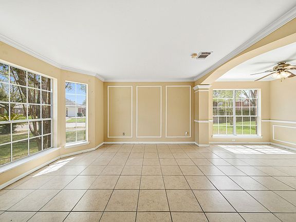 4th image of 6403 Spring Crk