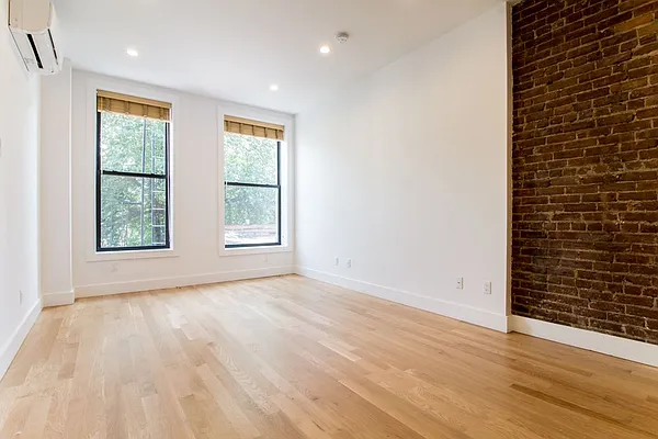 Rented by EXR | media 29