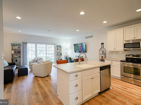 2nd image of 18753 Bethpage Dr Unit 14B