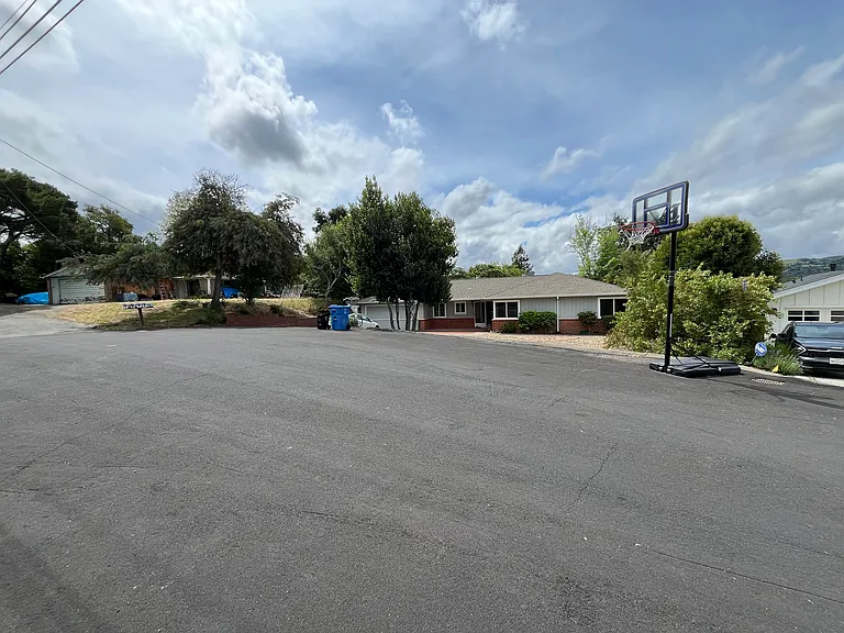49 Meadow View Rd — Photo 17