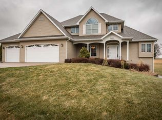 2559 Canterbury Rd, Muscatine, IA 52761