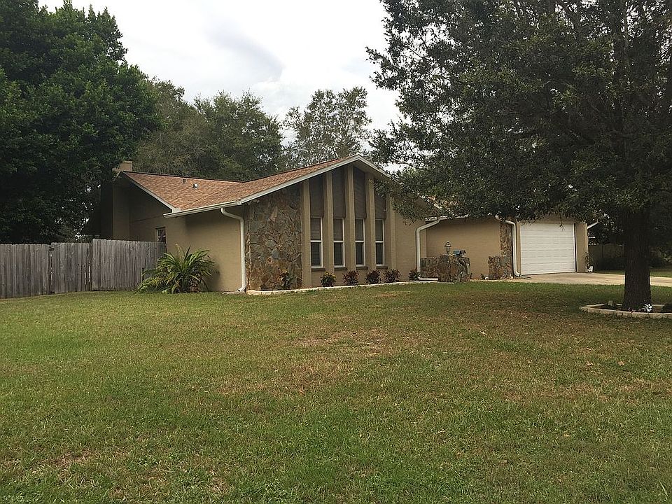 2nd image of 2515 Meadowood Dr