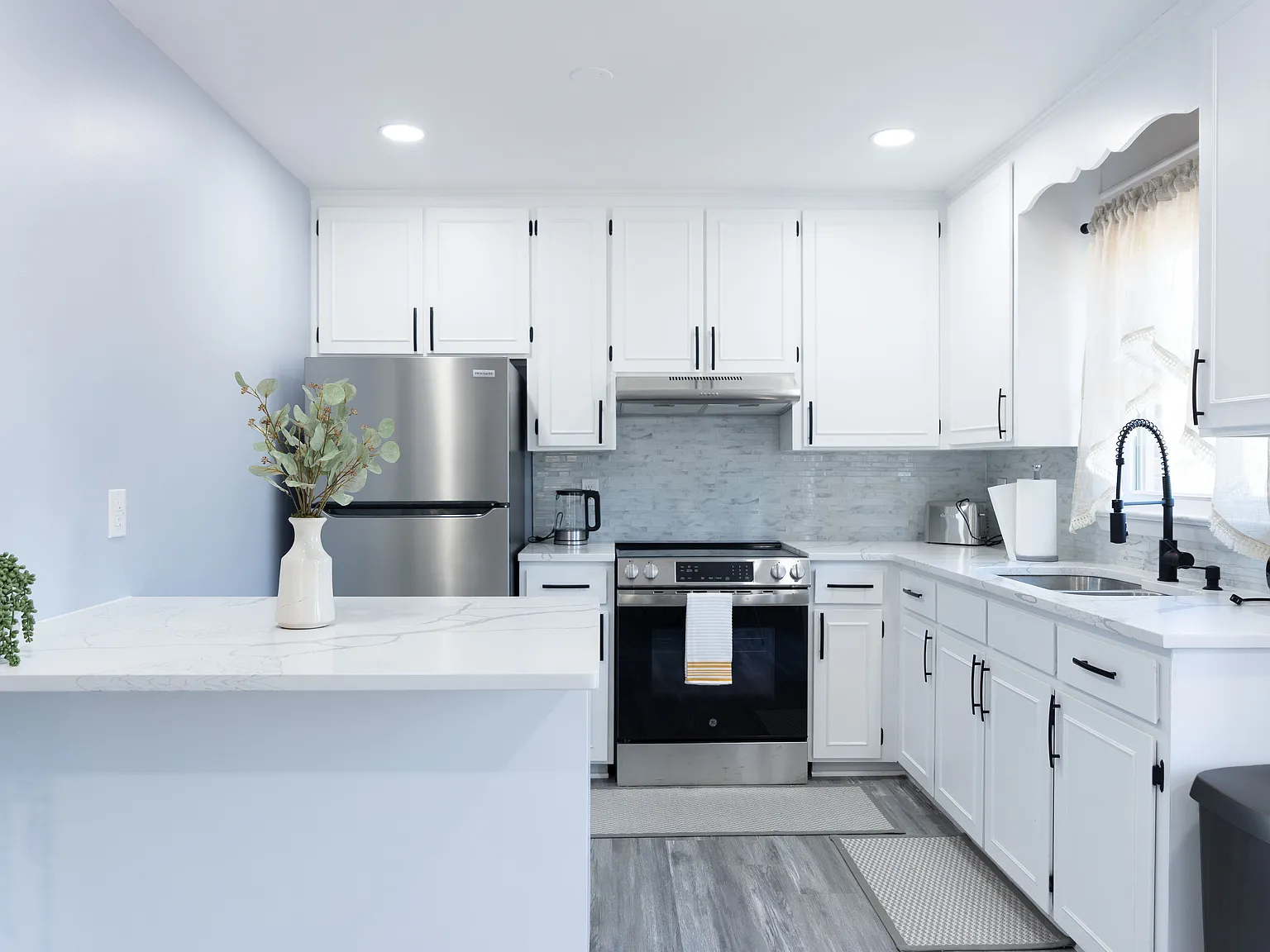 4 bed, 1975 sqft, $3,600 — Photo 4