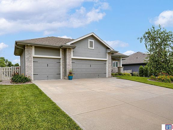 4th image of 21322 Castlerock Ln