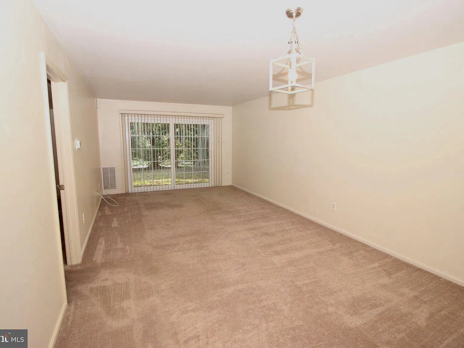 2 bed, 2.0 bath, 1072 sqft, $2,200 — Photo 3