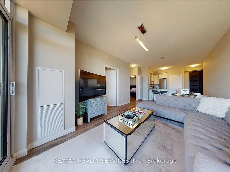 2093 Fairview St #507 — Photo 5