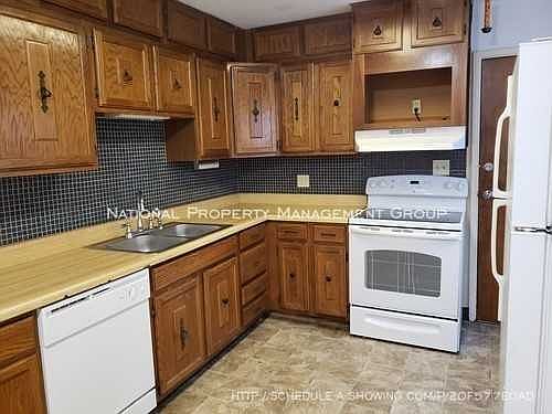 3rd image of 10013 Kessler St