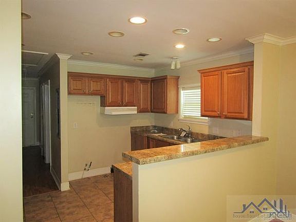 4th image of 203 Laci Cathryn Dr