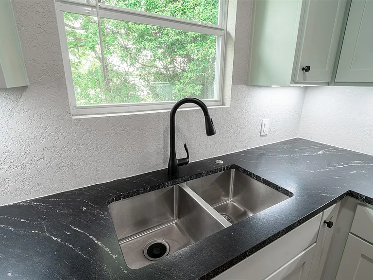 329 Flores St — Photo 10
