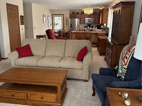 4th image of 3009 Greentree Dr