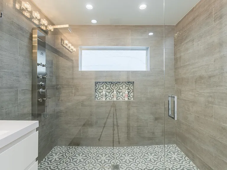 425 NE 14th Ave — Photo 33