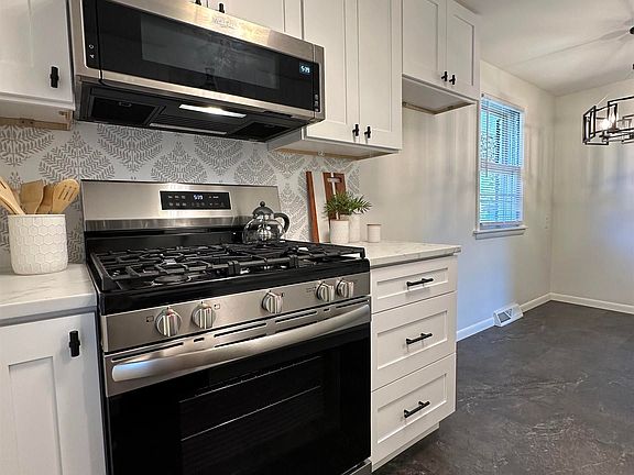 4th image of 54261 32nd St