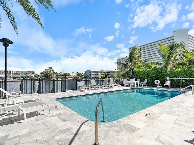 1800 S Ocean Dr #406 — Photo 32