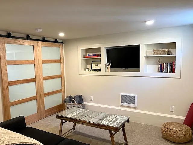 2 bed, 640 sqft, $1,800 — Photo 2