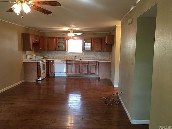5th image of 47 Hartwell Cir