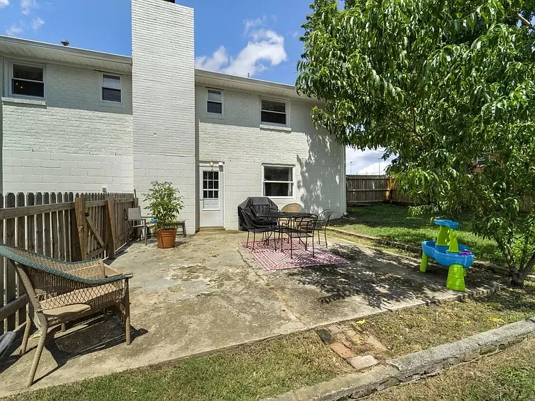 517 Brewer Dr — Photo 8