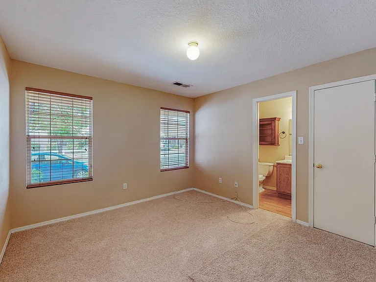 10728 Hatch Dr NW — Photo 15