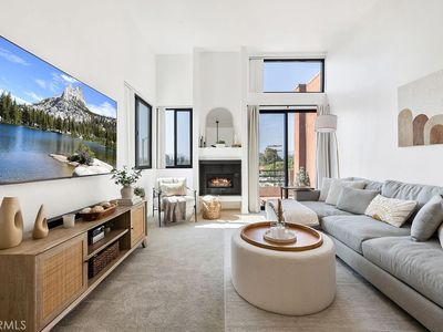 7826 Topanga Canyon Blvd APT 301, Canoga Park, CA, 91304
