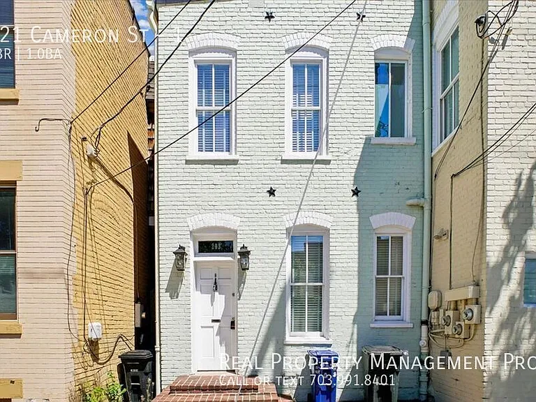 921 Cameron St #1 — Photo 2