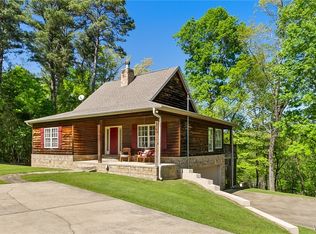 13699 Country Club Dr, Northport, AL 35475