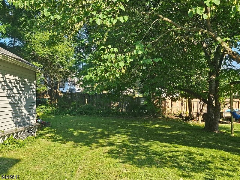 2nd image of 154 E Prospect St