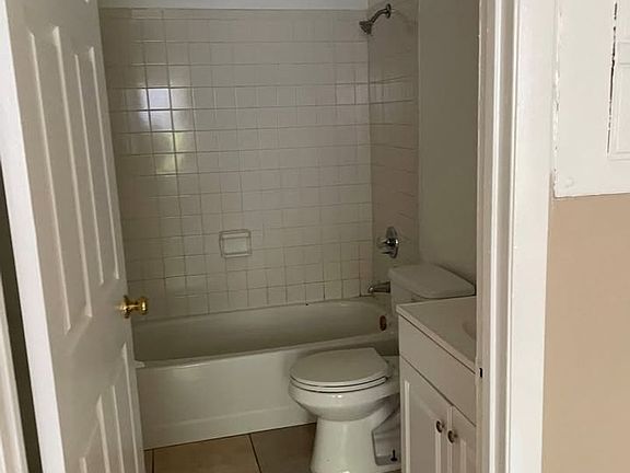 3rd image of 27 W Crystal Ave #204