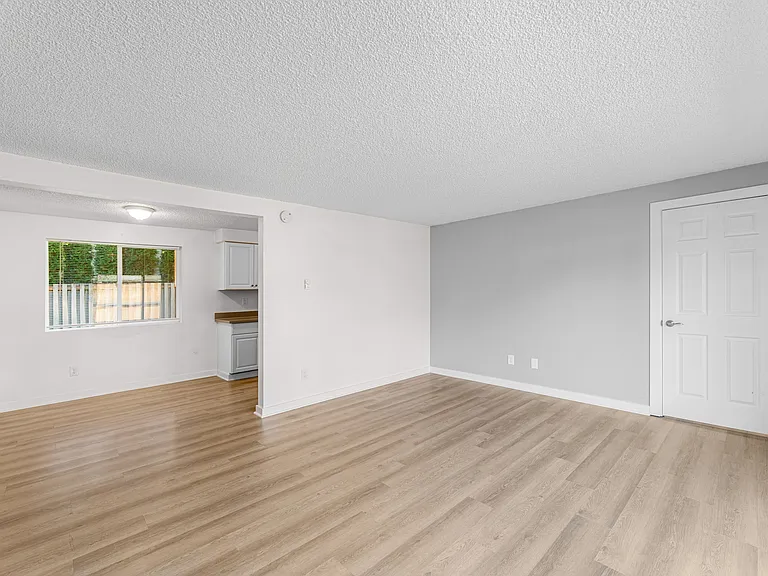 511 Avenue D #B — Photo 18