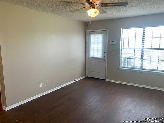 3rd image of 4545 Hoeneke Dr #501
