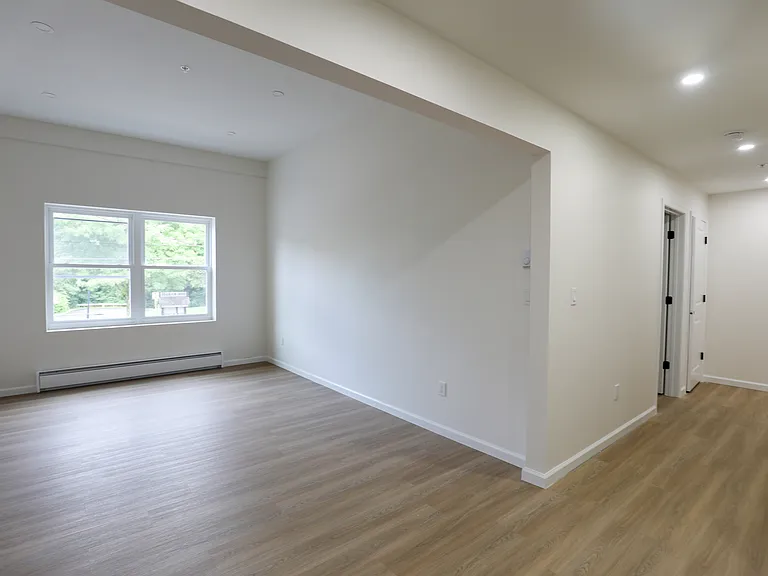 190 Broadway #2D — Photo 11