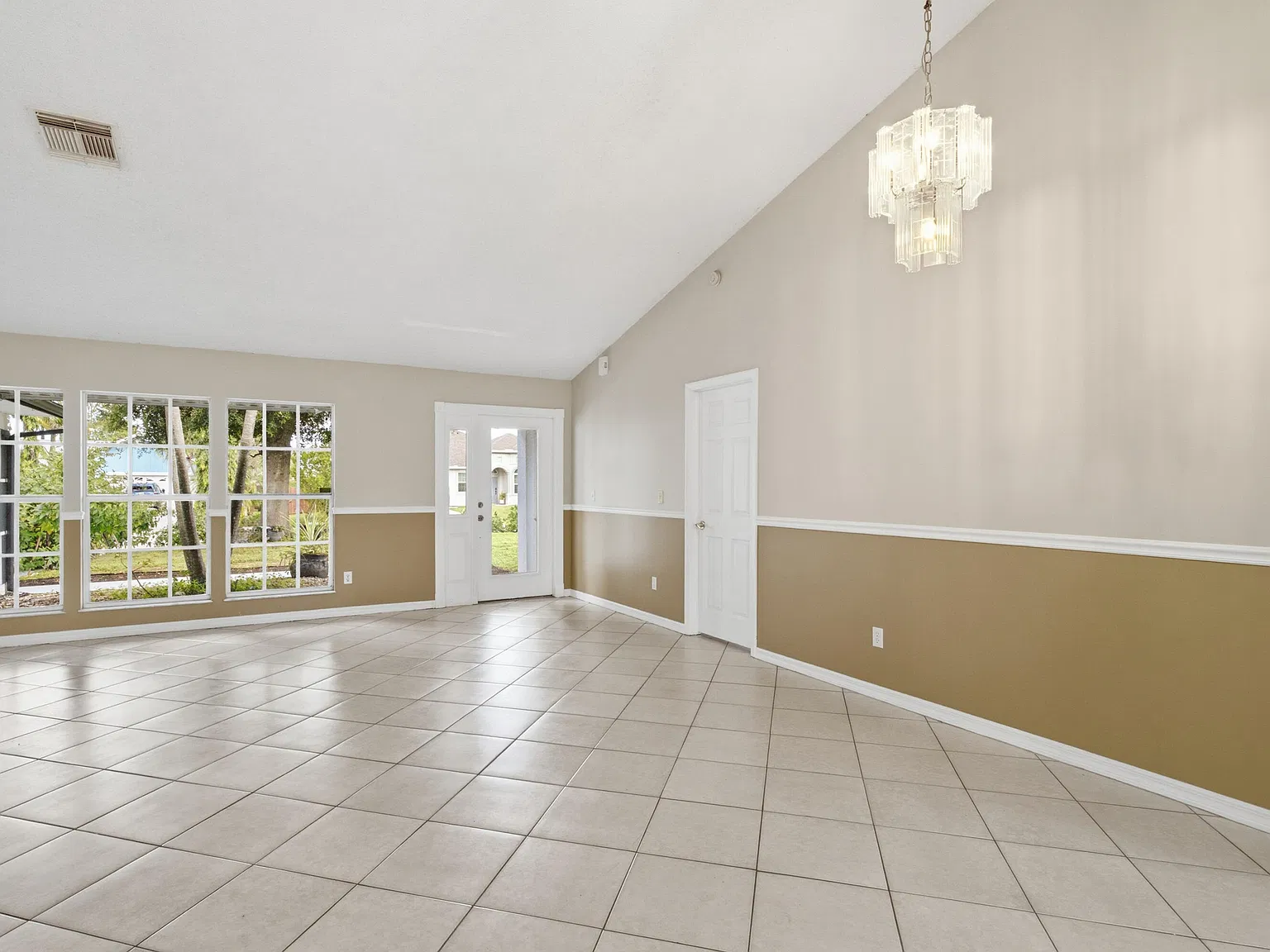 3 bed, 2.0 bath, 1560 sqft, $2,550 — Photo 3