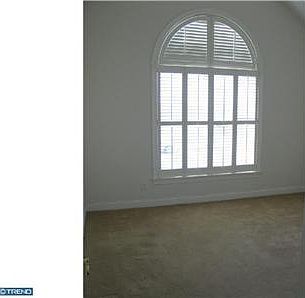 4th image of 568 Hodgson Cir