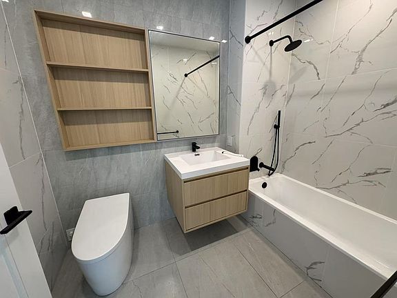 5th image of 37-34 33rd St #3B