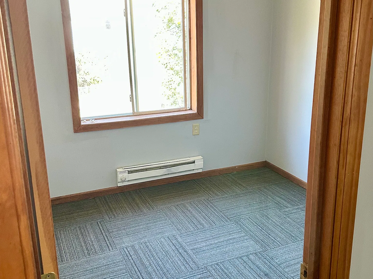 3 bed, 1055 sqft, $2,200 — Photo 2
