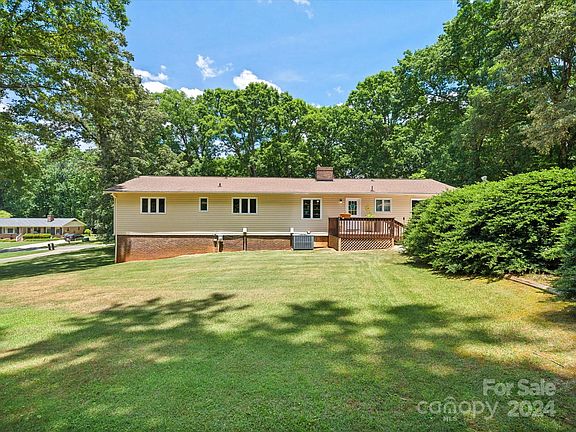 5th image of 205 Todd Dr