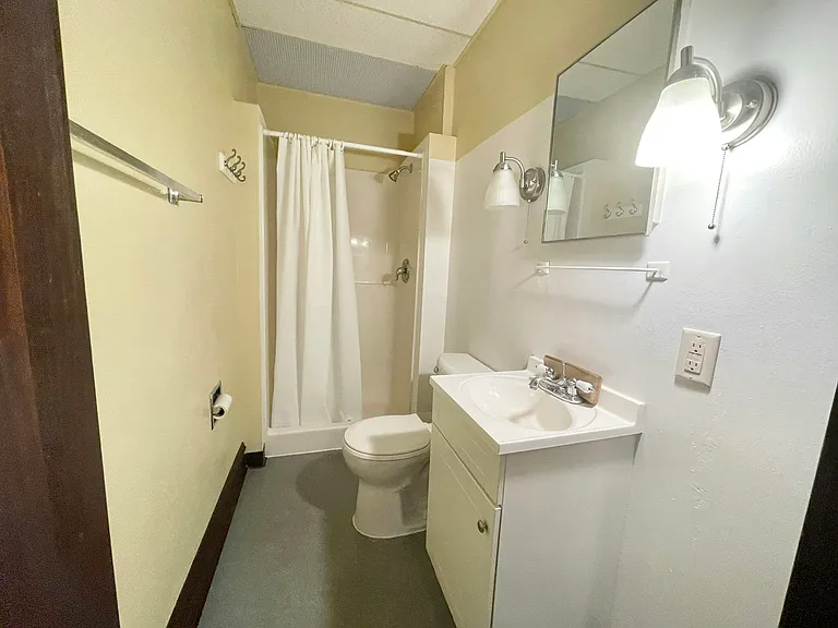 1 S Minnesota St #2 — Photo 3